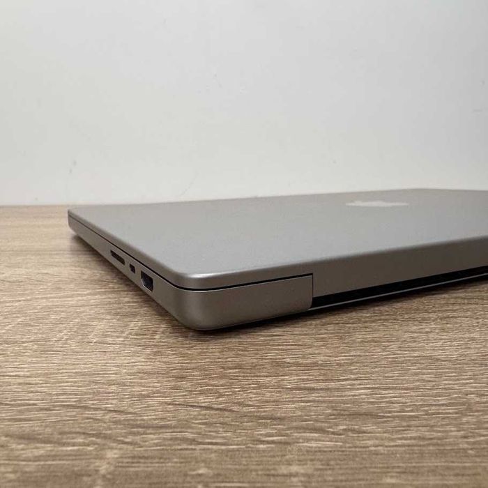 Macbook Pro 16" 2021 M1 Max / 64Gb DDR5 / SSD 1000Gb (код: M1437)