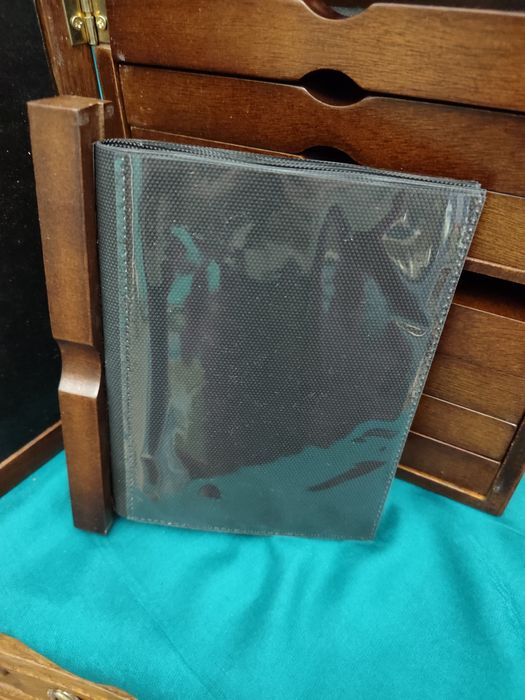 Скринька шафка бокс для карток годинник саксафон