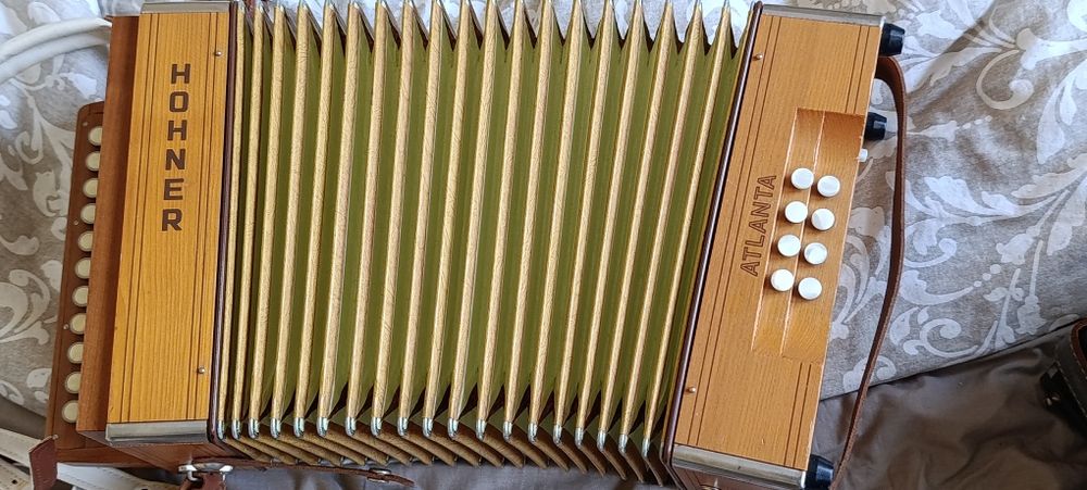 Concertina Hohner como nova