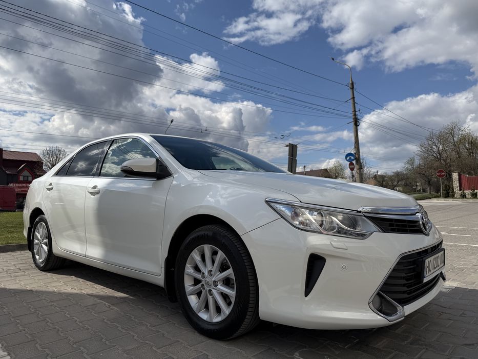 Toyota camry 55 2015