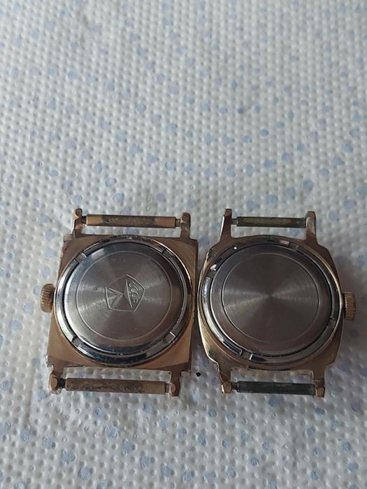 Dwa stare zegarki mechaniczne damskie