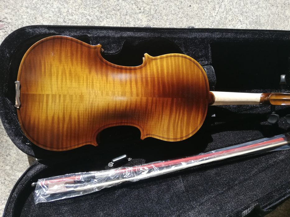 Violino de madeira castanho 4/4 retro