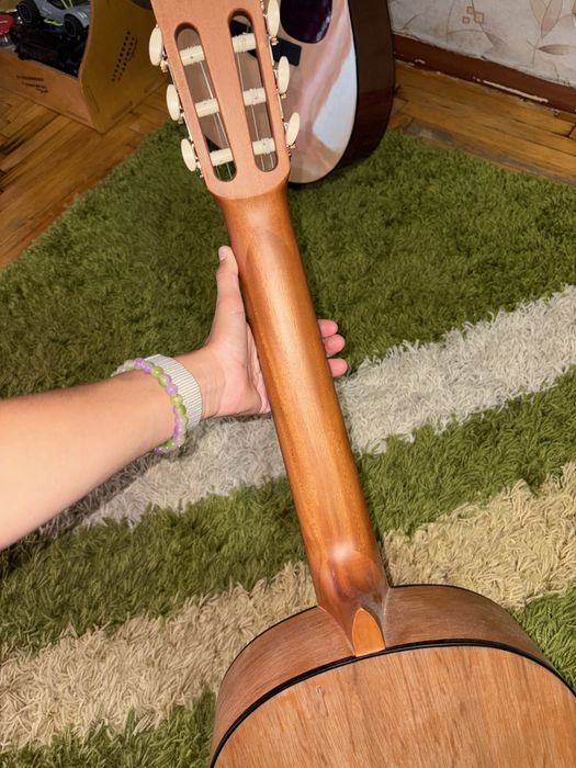 Yamaha C40M нова