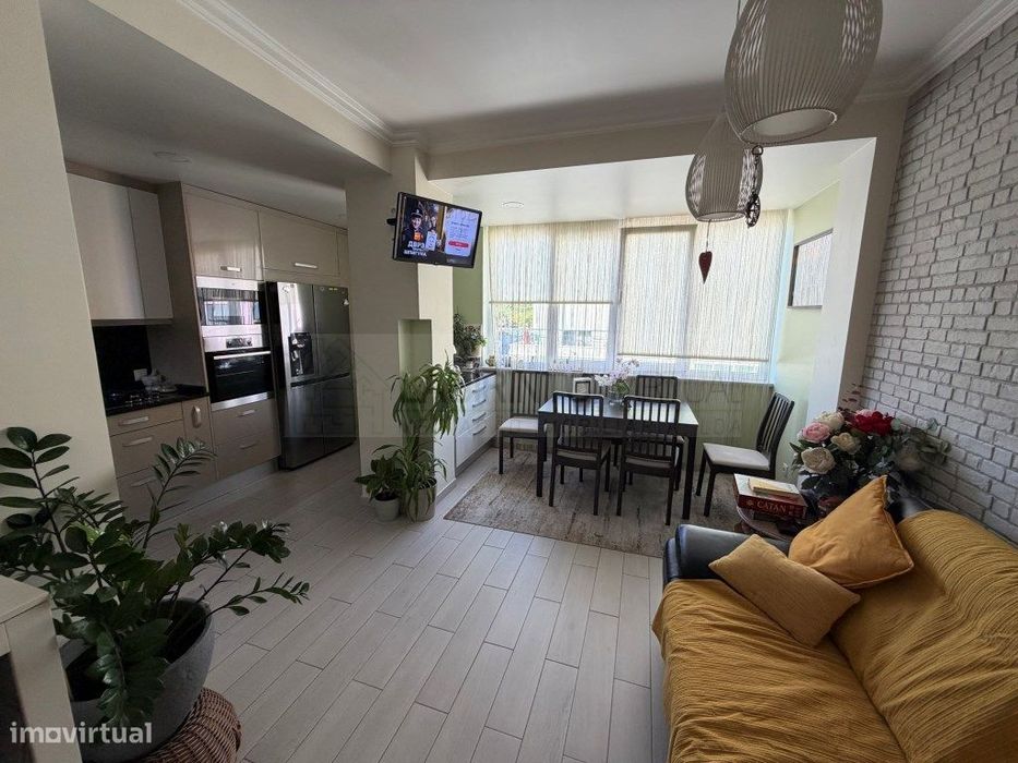 Apartamento T2 em Excelente Estado no Olival Basto, Odivelas - A su...