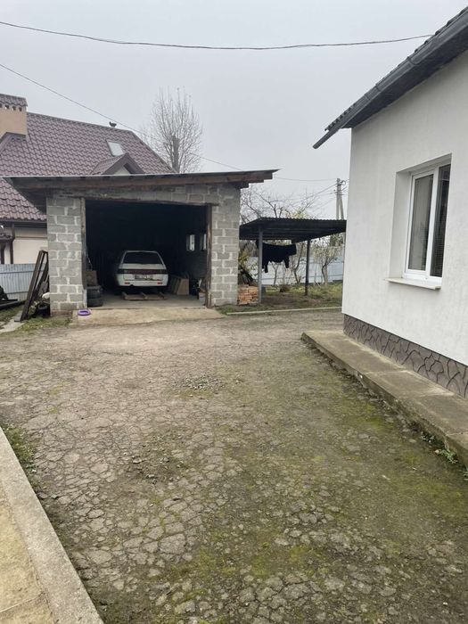 Житлоаий будинок Винники