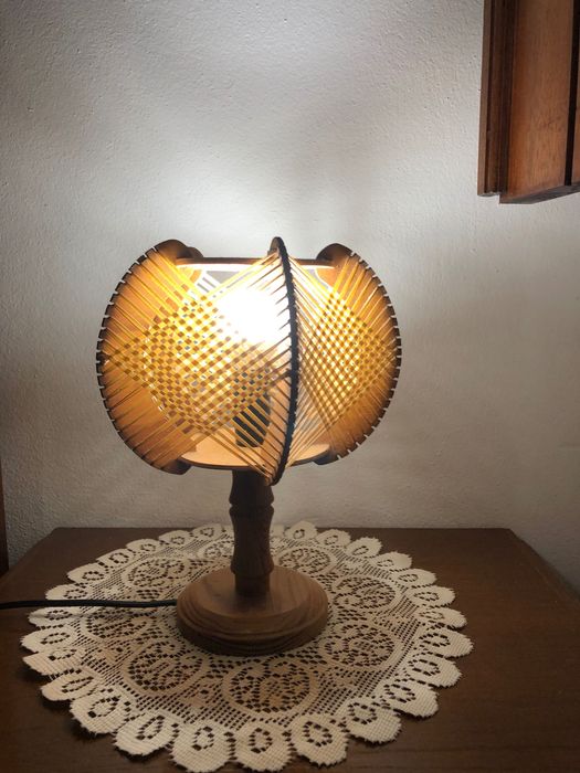 Candeeiro para mesa de cabeceira