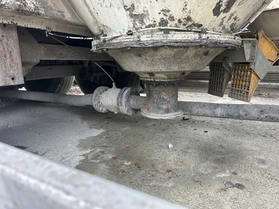 Cementonaczepa -  silos , cysterna