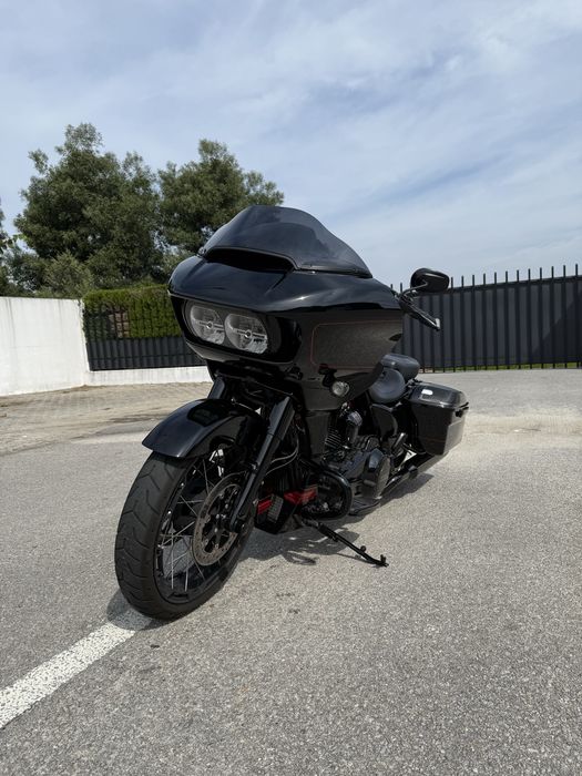 Road Glide CVO Black Hole