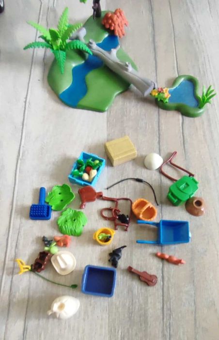 Stadnina koni + samochód do przewożenia koni + bryczka Play mobile