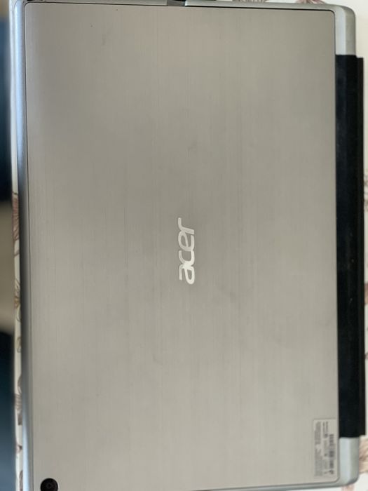 Acer Switch Alpha 12 Portatil leve hibrido facil de transportar
