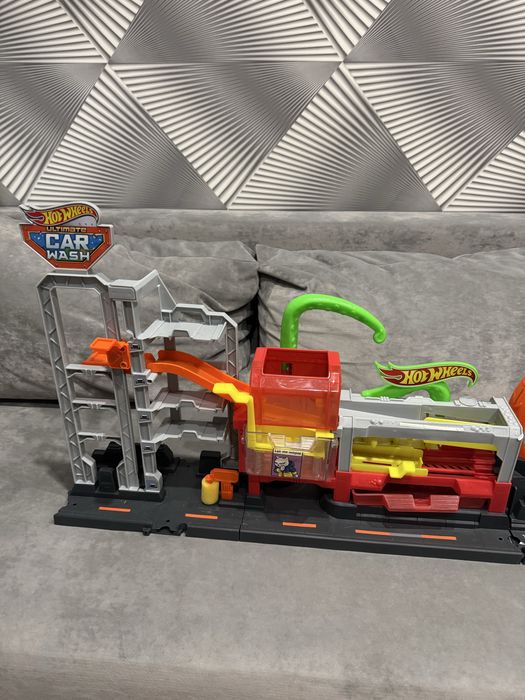 Трек Хот Вілс ,восмініг ,зміни колір (оригінал)