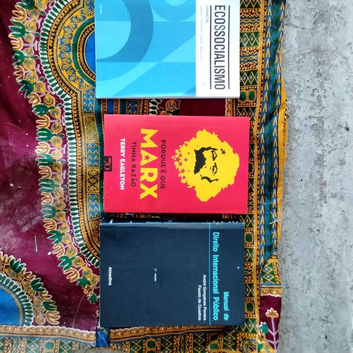 Livros Usados Clássicos, Direito, História