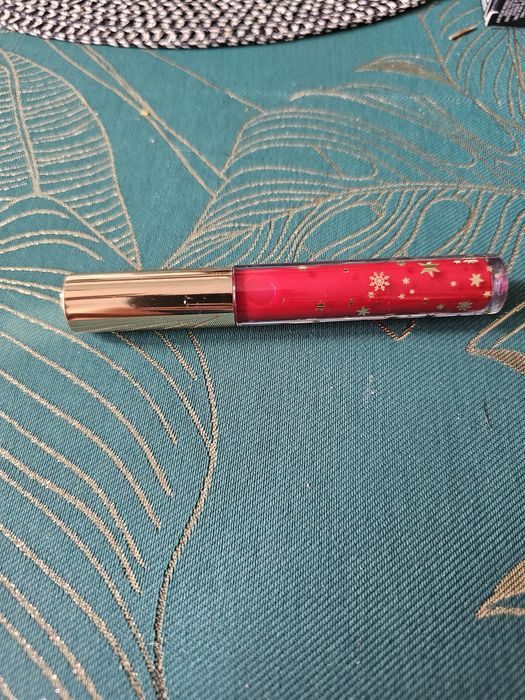Estee  Lauder  czerwony błyszczyk