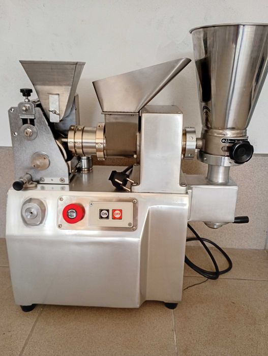 Maszyna do pierogów. Pierogarka