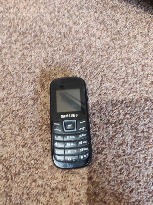 Телефон samsung E1200