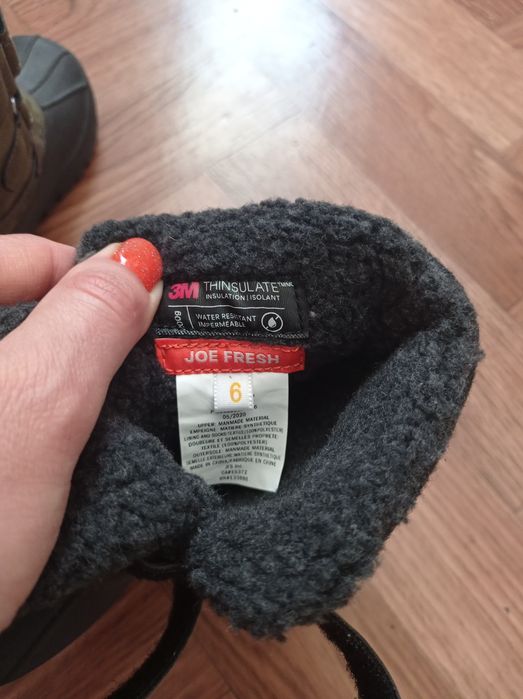 Теплі черевики для хлопчика нові