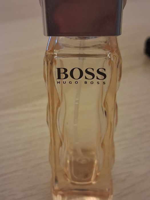 Puste flakonu po oryginalnych perfumach