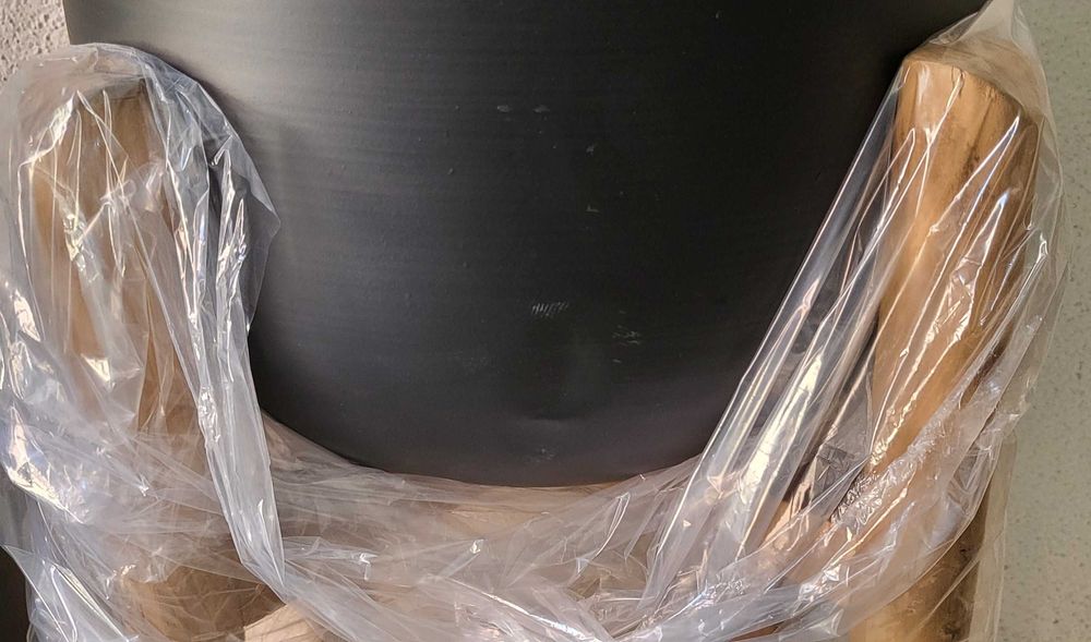 Floreiras Metálicas com Bases de Madeira 23-EL-03, Novas