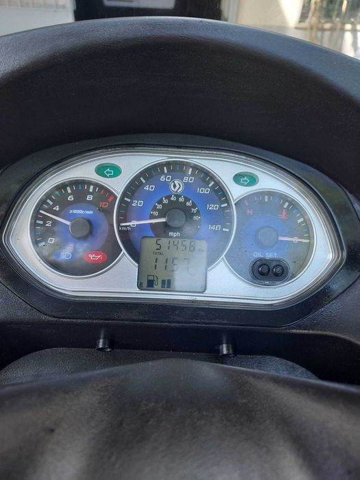 Scooter 125 a gasolina