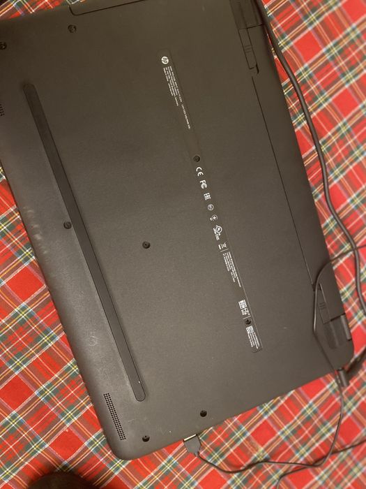 HP - Laptop Branco - Computador Portátil c/ disco SSD 240GB