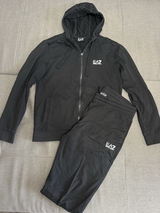 Костюм emperio armani розмір Л