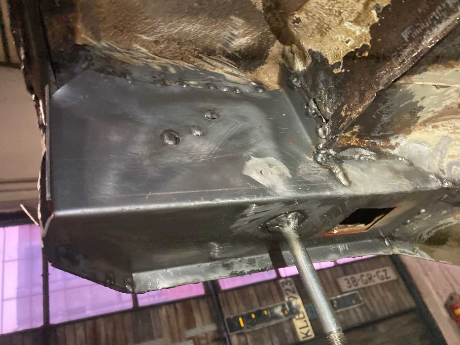 SUZUKI JIMNY 98- reperaturka karoserii,mocowanie budy do ramy