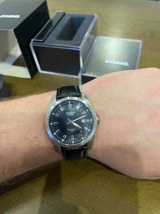 Продам мужские часы Casio BEM 116