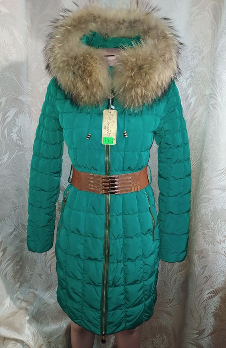Зимовий пуховик жіночий