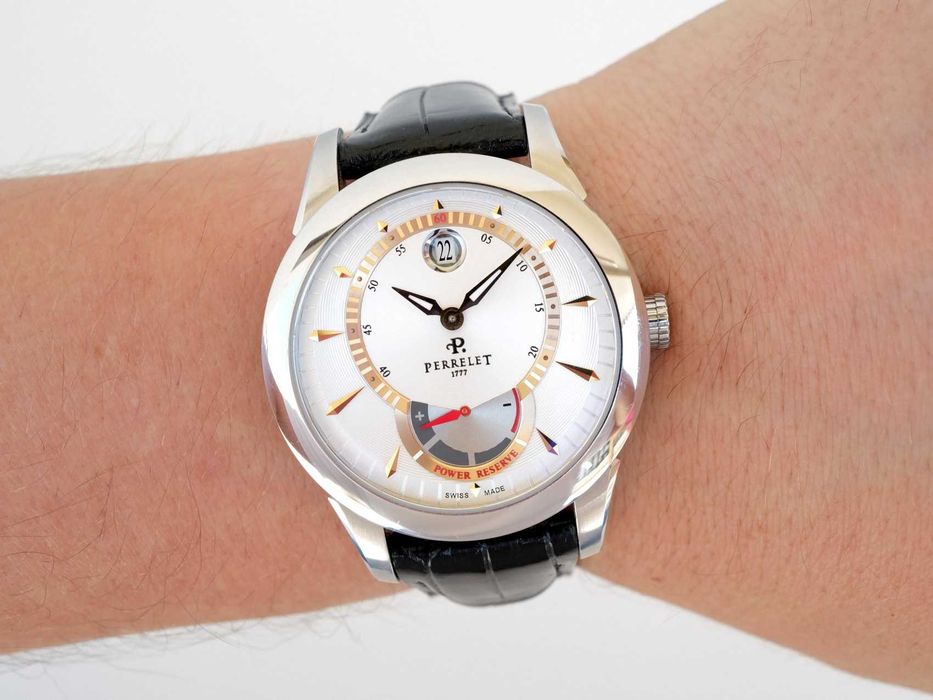 Date Power Reserve 40