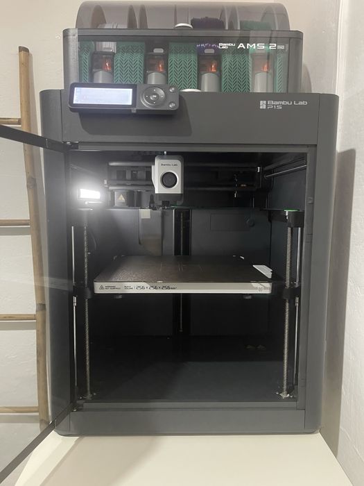 Bambu Lab P1S + AMS  2 Pro + Filamentos (Apenas 181h de uso - Como Nova)