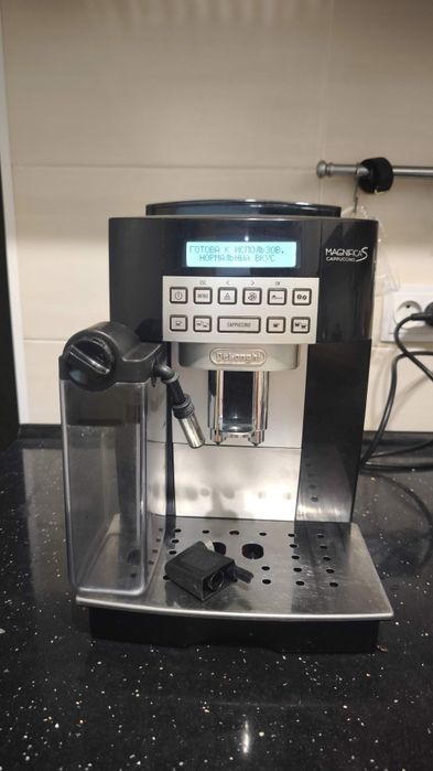 De'Longhi Magnifica S Cappuccino (вероятно, модель серии ECAM 22.360 или ECAM