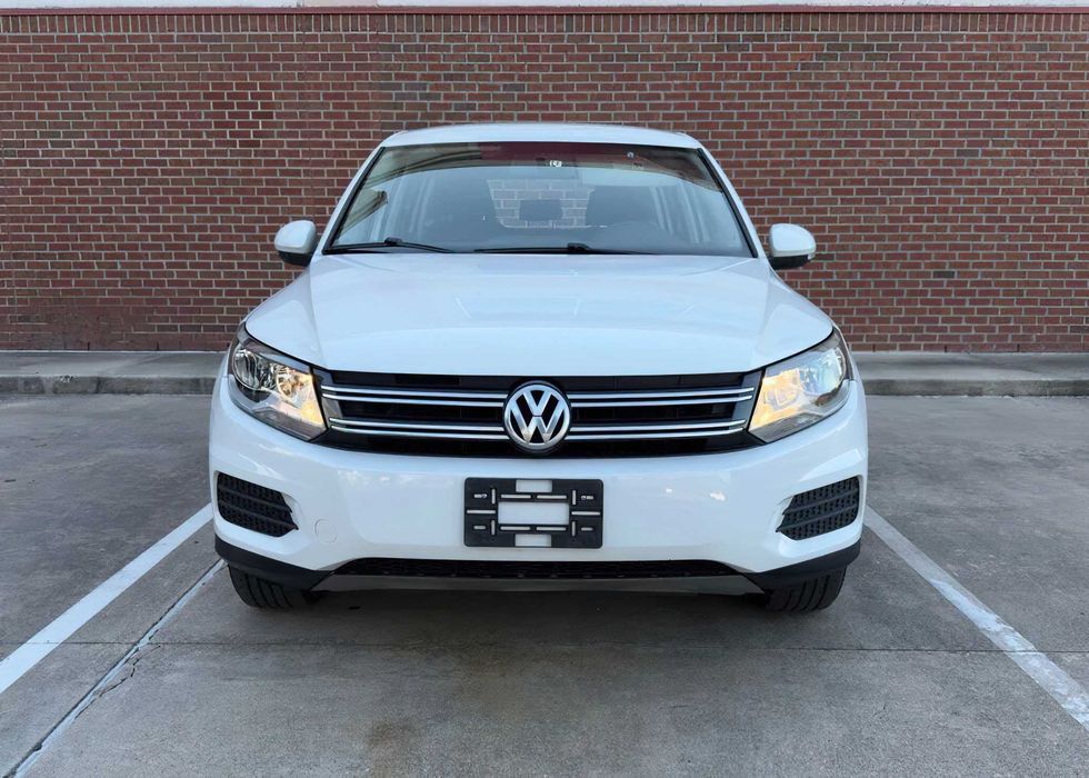 Volkswagen Tiguan      2016