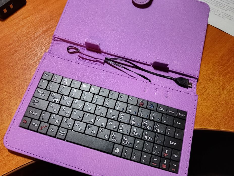 Чохол-клавіатура Vellini Universal 7”-8'' purple новий