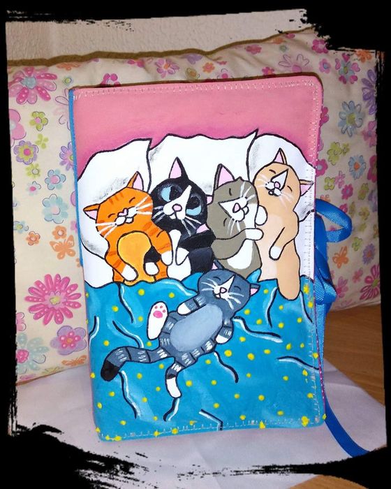 Capa  artesanal com pintura  + agenda