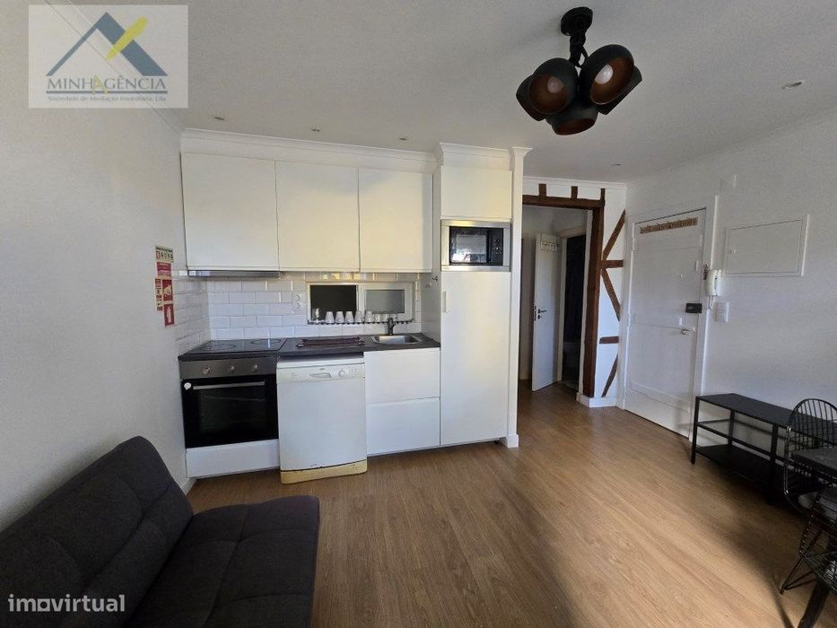 Apartamento T2 junto ao Jardim da Graça em Lisboa