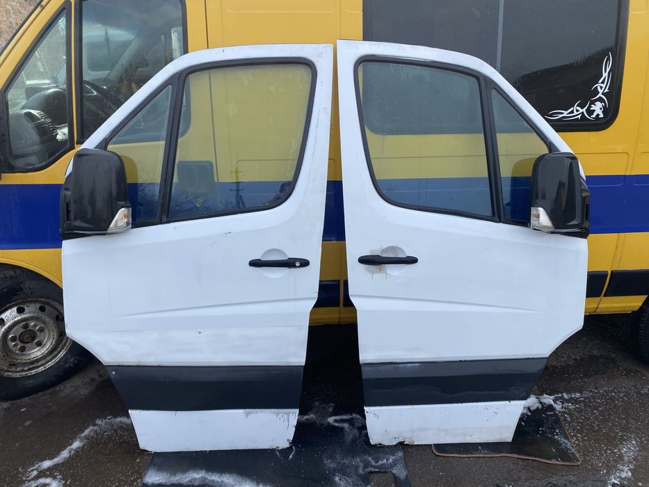 Передня дверька Мерседес Спрінтер 515 CDI