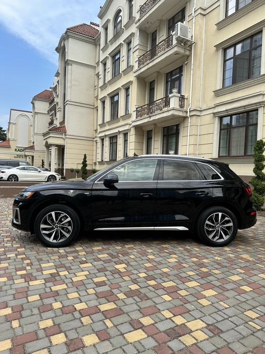 Audi Q5 S line 2021г
