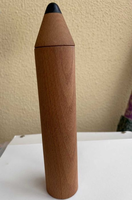 Caixa lápis com lápis de cor