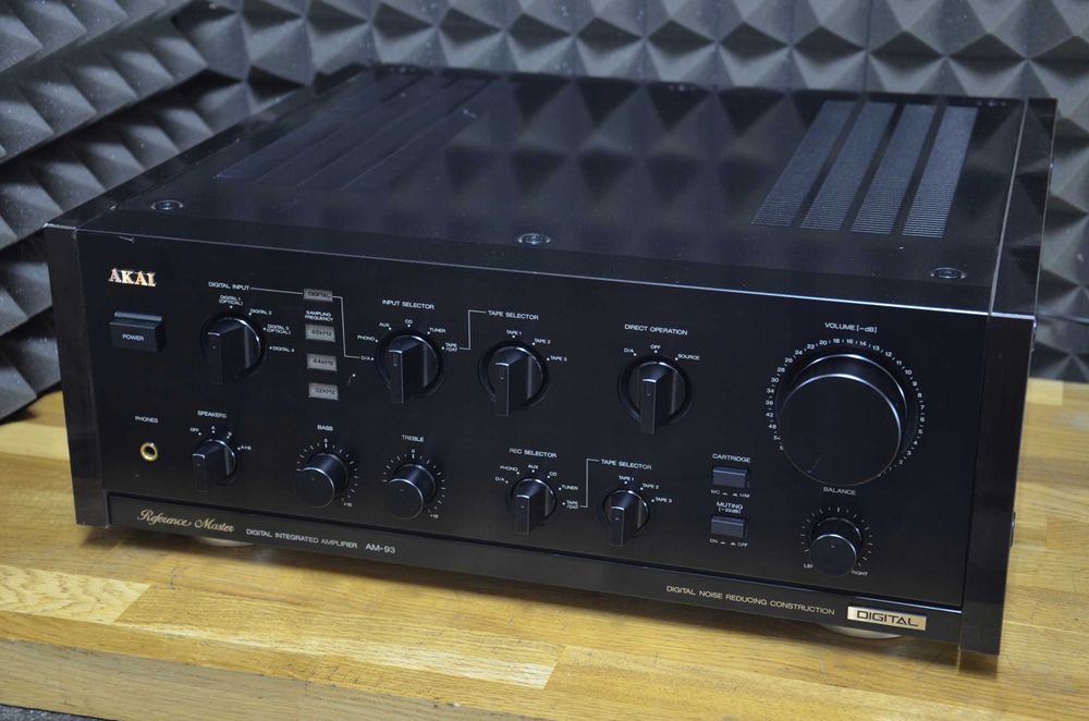 Wzmacniacz AKAI AM-93