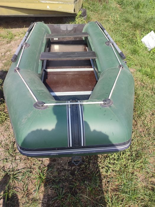 Продам лодку. Пвх 330килевую мотор тохатсу 15