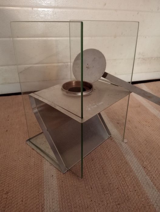 0. Lamparina decorativa de mesa em vidro e metal