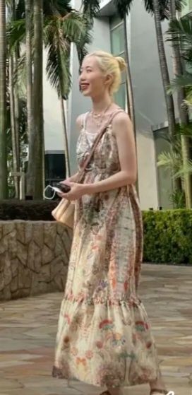 Pakiet outlet mix odzieży mix rozmiarów 20 szt nowe sukienki