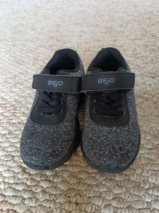 Продам детские кроссовки, новые.