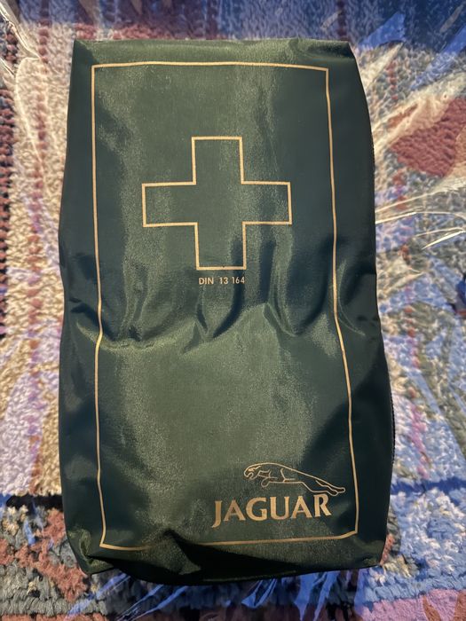 Автомобільна аптечка JAGUAR Оригінальна