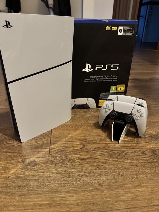 PlayStation 5 Digital Edition 1TB – stan bardzo dobry + 2 pady