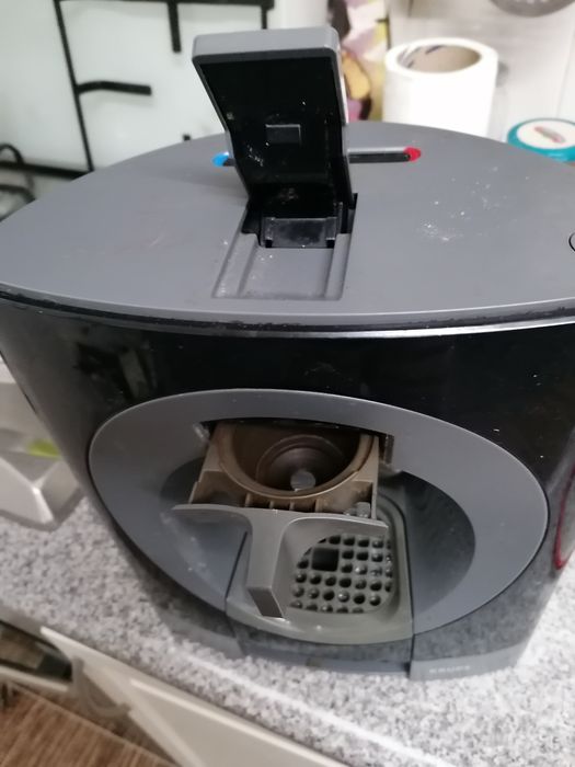 Vendo para desocupar máquina de café dolce gusto