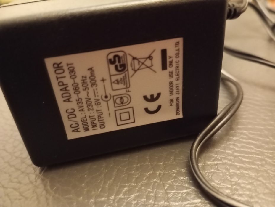 Zasilacz AC DC adapter sprawny