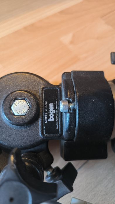 Statyw z głowicą Manfrotto