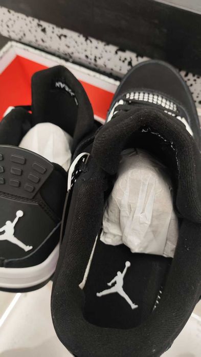 Buty męskie_Jordan_4_Retro_White_Thunder R.39