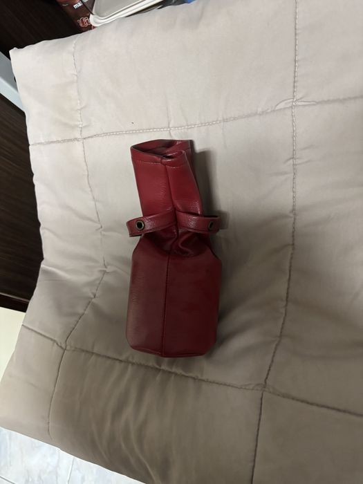 Megalheiro vermelho da para colocar um cadeado.
